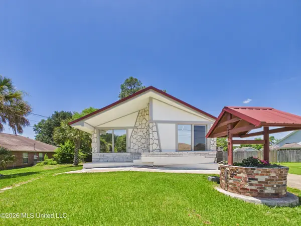 3605 N 9th Street, Ocean Springs, MS 39564