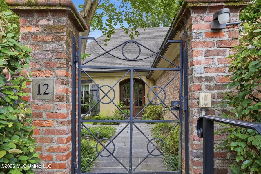 12 Waterford Place, Jackson, MS 39211 - #2