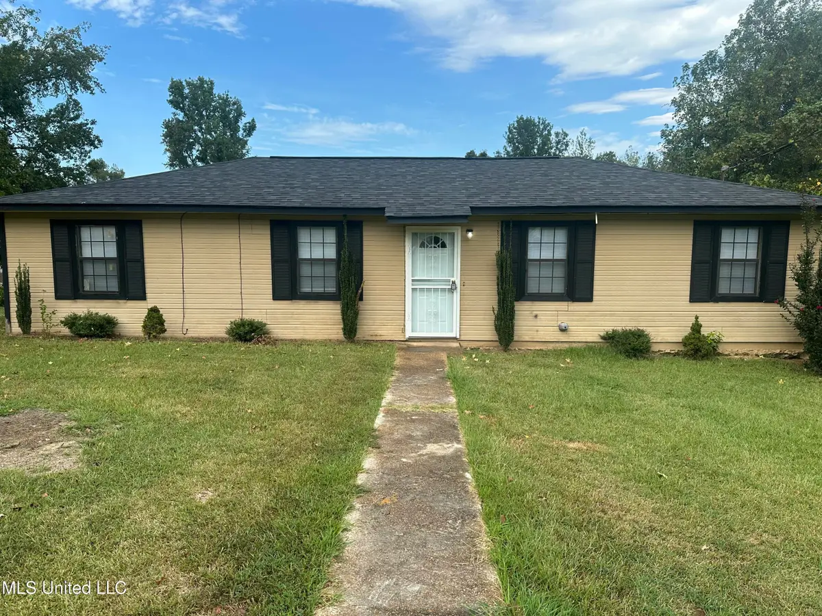 103 Sherwood Drive, Batesville, MS 38606 - #1