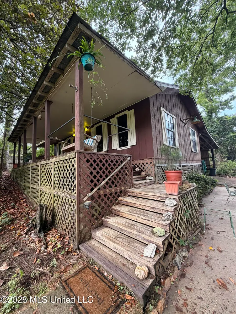 818 S Cleveland Avenue, Brookhaven, MS 39601 - #3