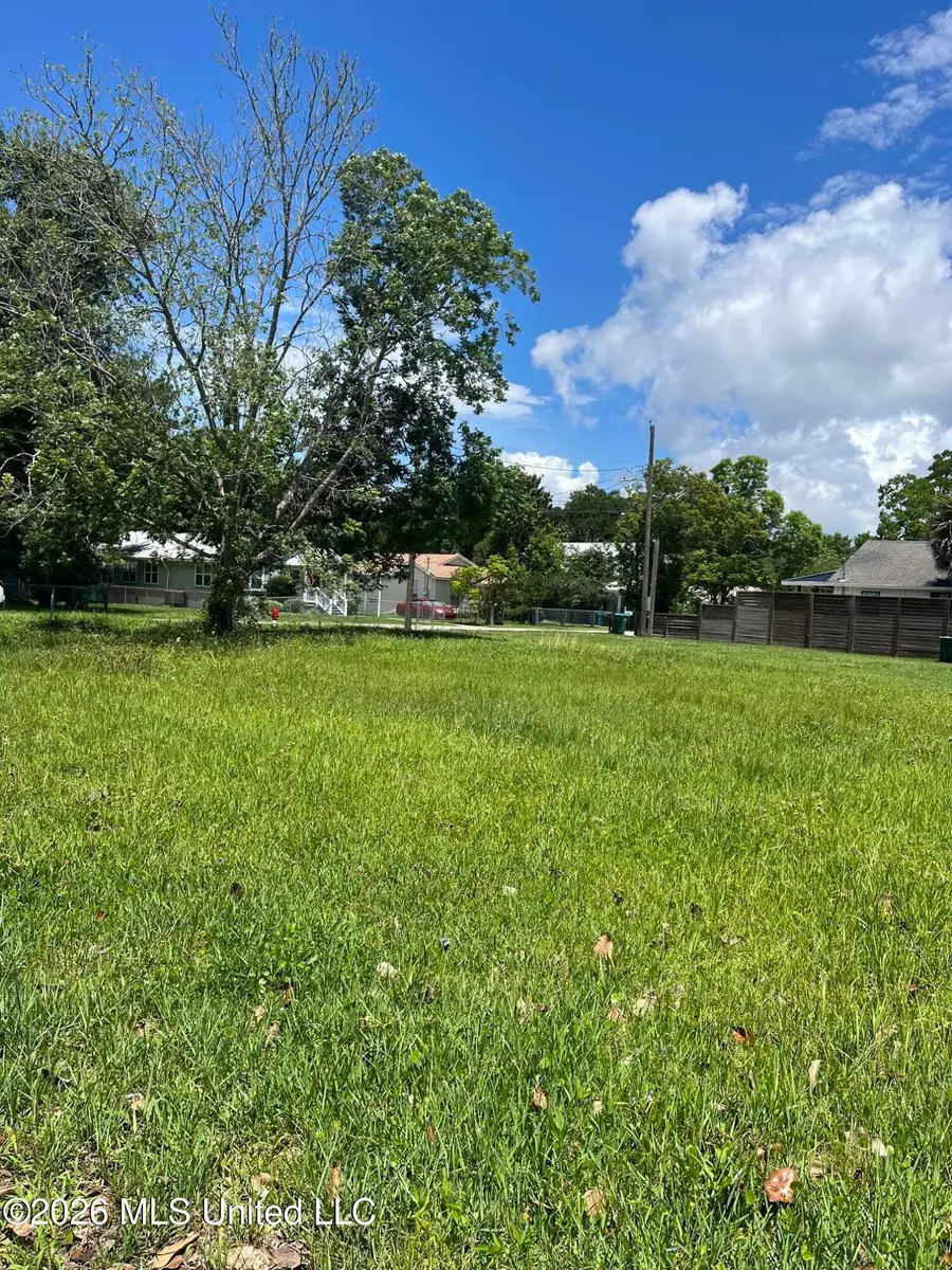 408 Russell Avenue, Ocean Springs, MS 39564 - #3