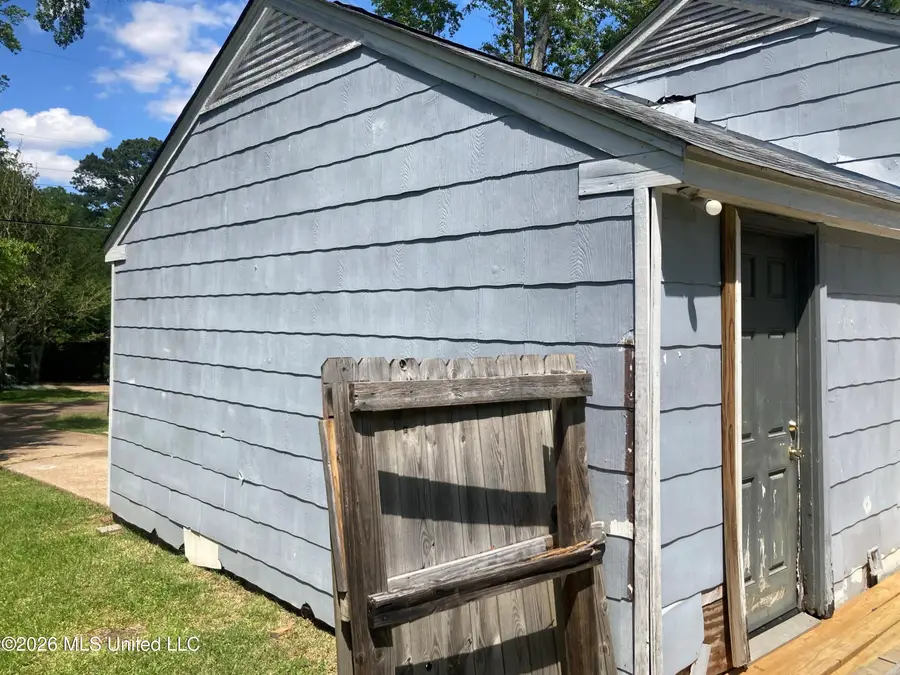567 Robinhood Road, Jackson, MS 39206 - #3