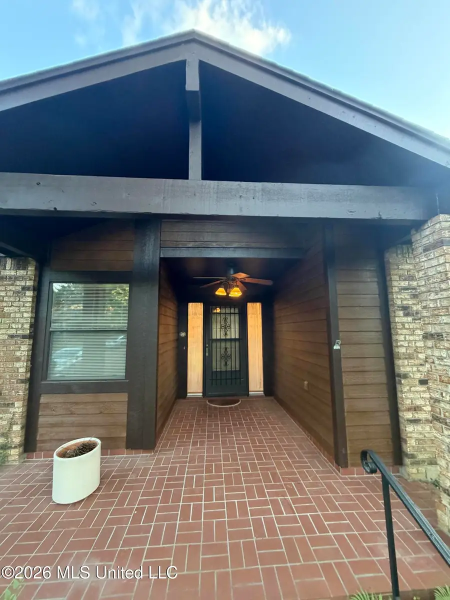 52 W Cascades Circle, Clinton, MS 39056 - #3