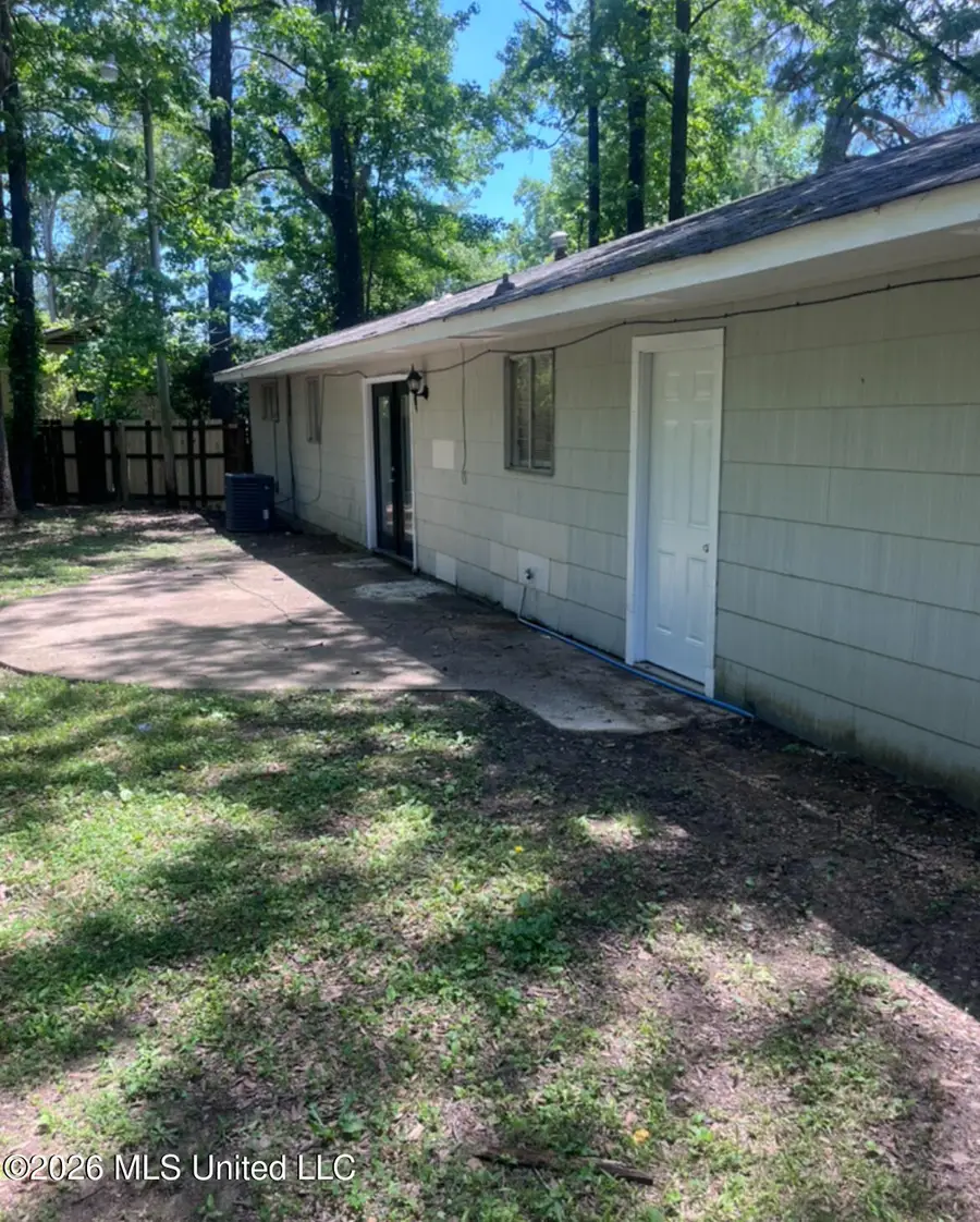 3056 Suncrest Drive, Jackson, MS 39212 - #3
