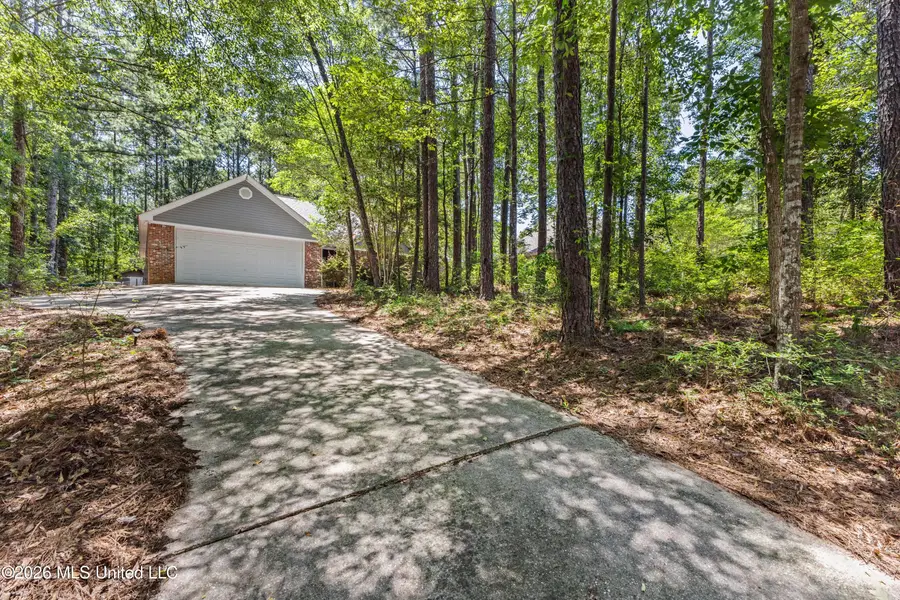 28 Bedford Forrest Lane, Hattiesburg, MS 39401 - #3