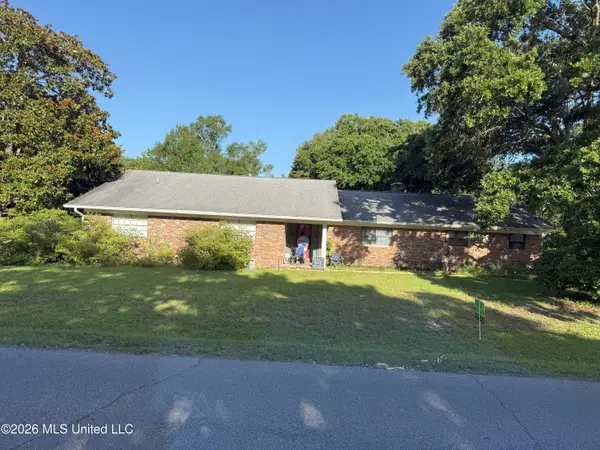 289 Holcomb Boulevard, Ocean Springs, MS 39564