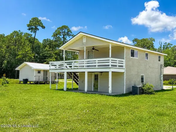 924 Washington Street, Waveland, MS 39576