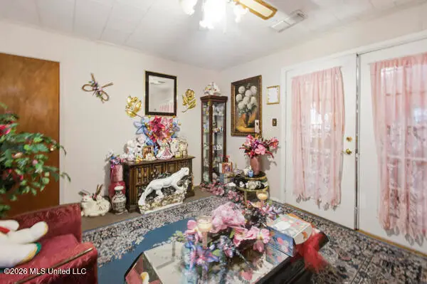 209 Holden Road, McComb, MS 39648 - #3