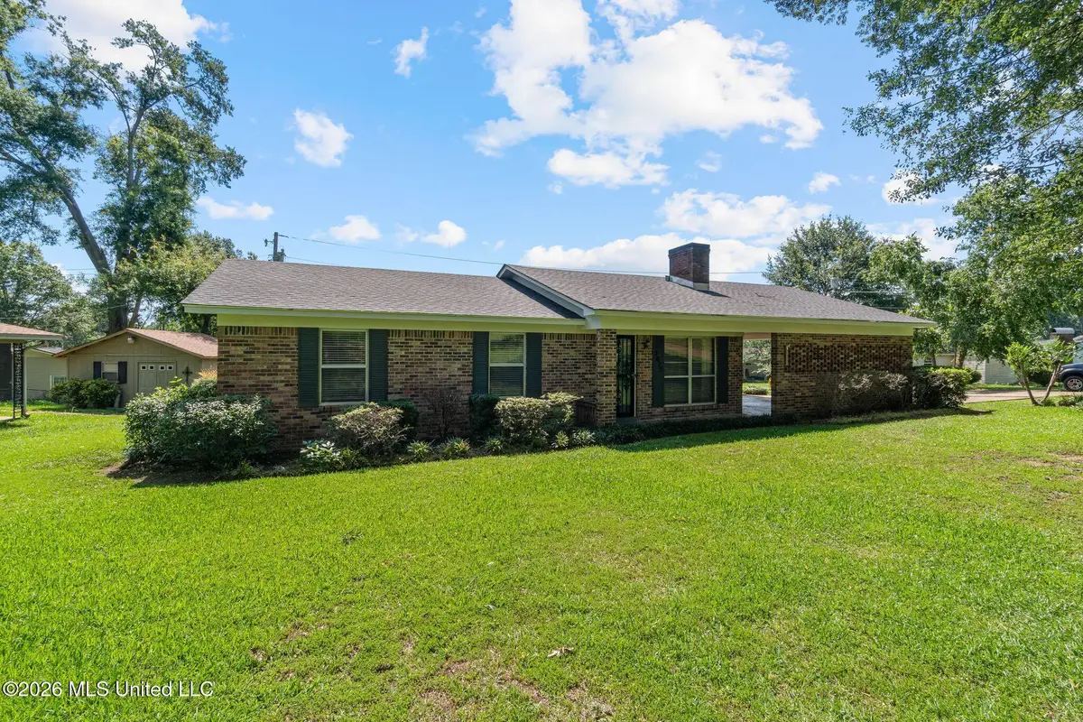2072 Oakhurst Drive, Grenada, MS 38901 - #1