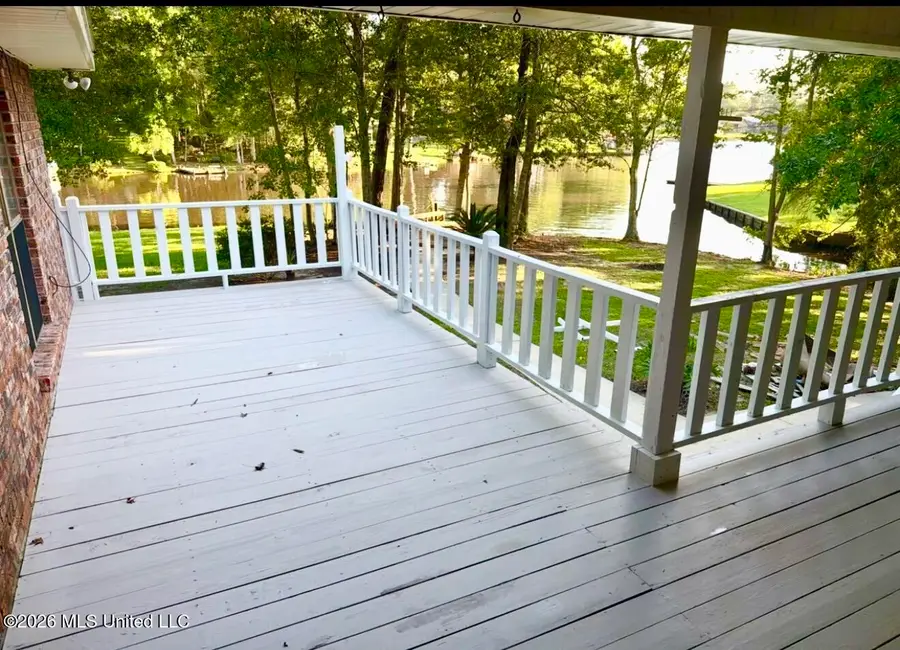 1008 E Lakeshore Drive, Carriere, MS 39426 - #3