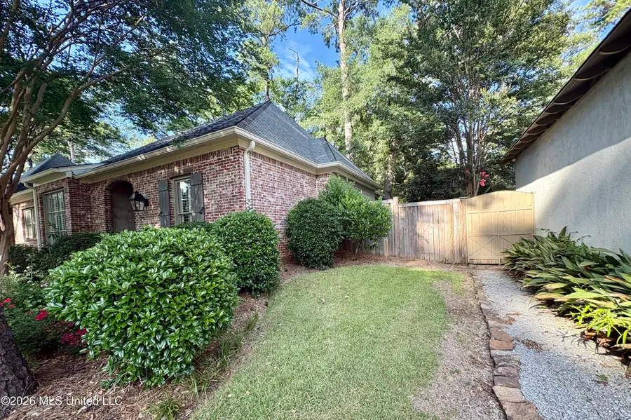 3920 Roxbury Road, Jackson, MS 39211 - #2
