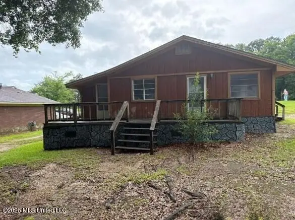 221 N West Street, Mendenhall, MS 39114 - #1
