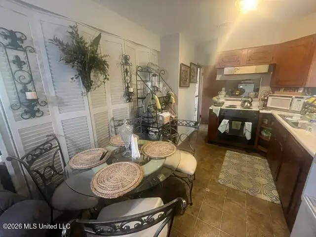 880 South Street, Grenada, MS 38901 - #3