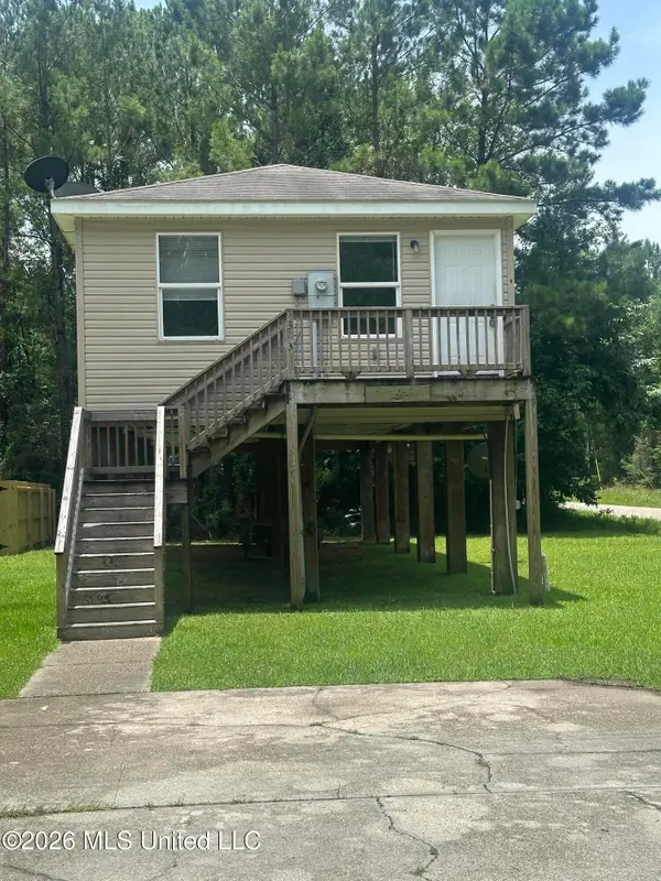 6323 W Adams Street, Bay Saint Louis, MS 39520
