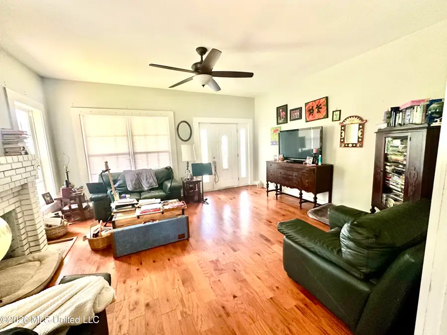 423 Natchez Avenue, Brookhaven, MS 39601 - #2