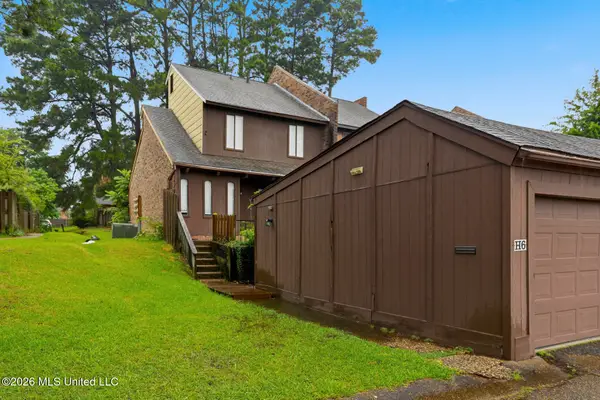 1255 E County Line Road, Jackson, MS 39211