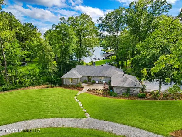227 Lakeshore Drive, Madison, MS 39110