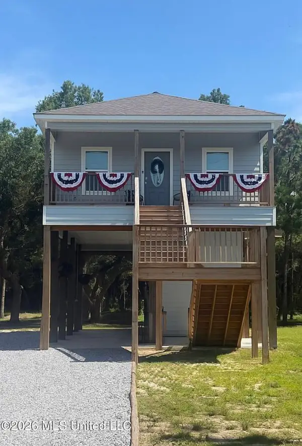 6157 S Railroad Avenue, Bay Saint Louis, MS 39520