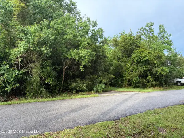 232 Pine Ridge Drive, Waveland, MS 39576