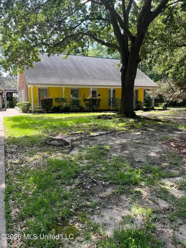 218 White Boulevard, Ocean Springs, MS 39564