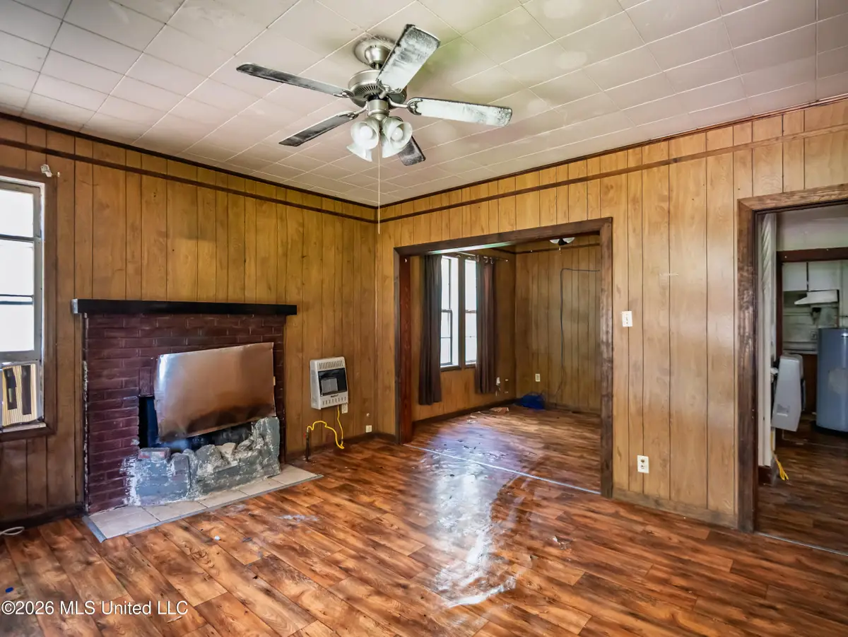 107 Central Street, Batesville, MS 38606 - #1