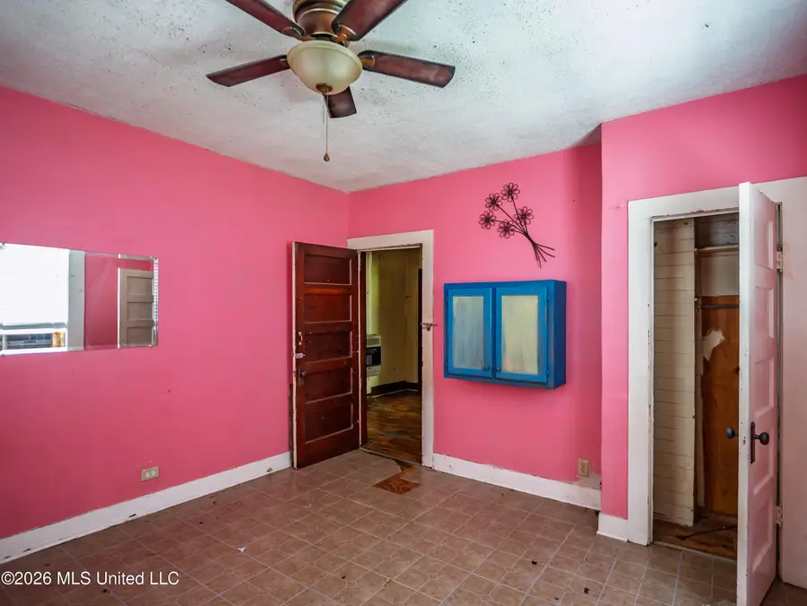 107 Central Street, Batesville, MS 38606 - #3