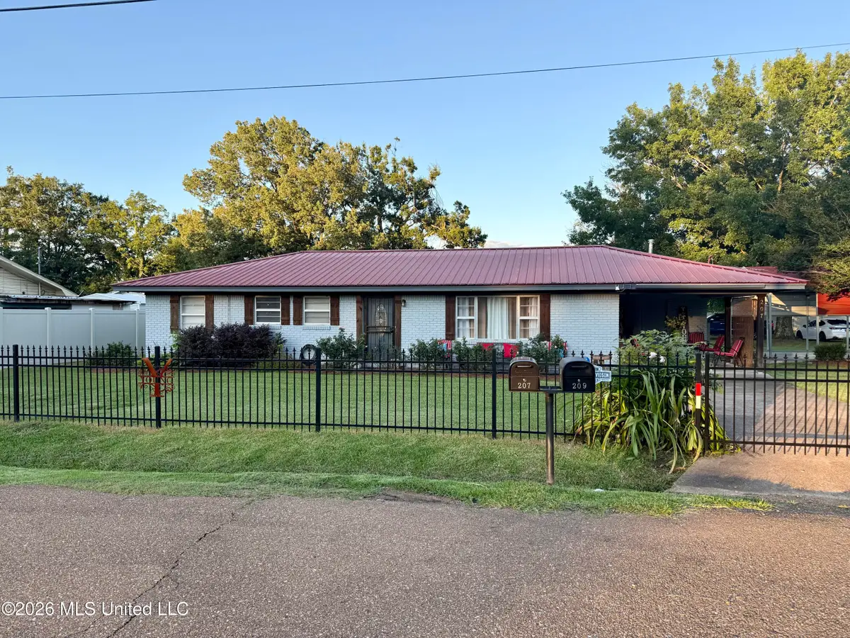 207 Coleman Street, Winona, MS 38967 - #1