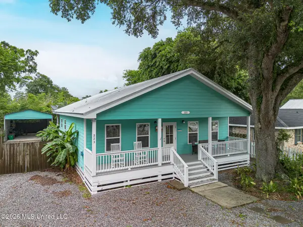 223 Sycamore Street, Bay Saint Louis, MS 39520