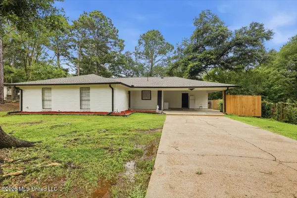 317 E School Street, Ridgeland, MS 39157