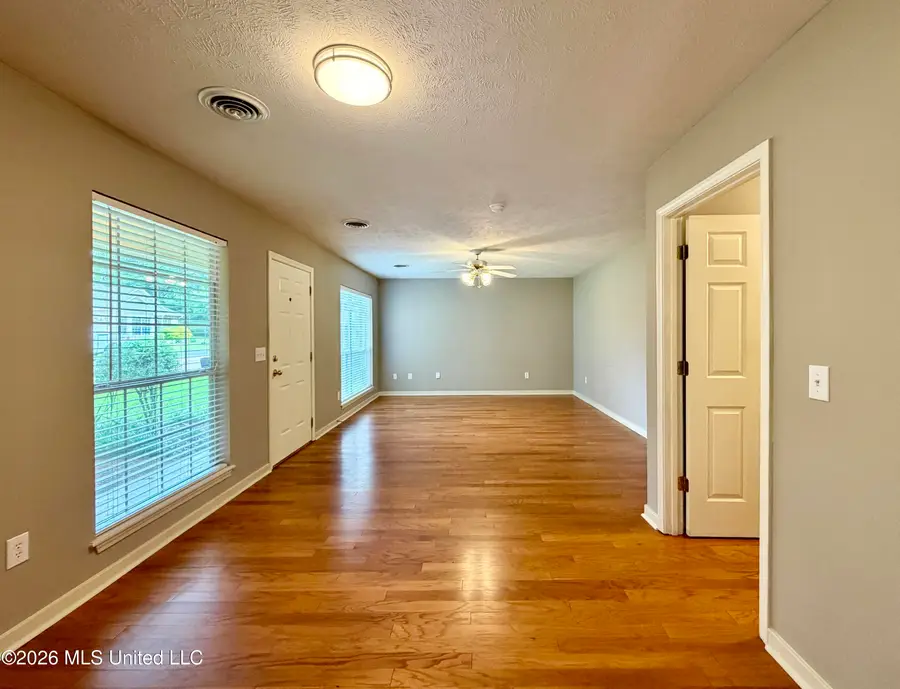 604 E Biscayne Cove, Clinton, MS 39056 - #2