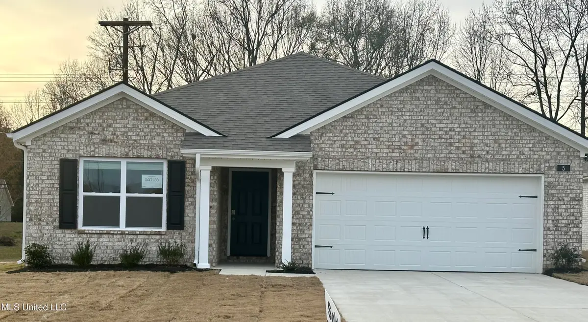 42 W Wolf Lane, Byhalia, MS 38611 - #1