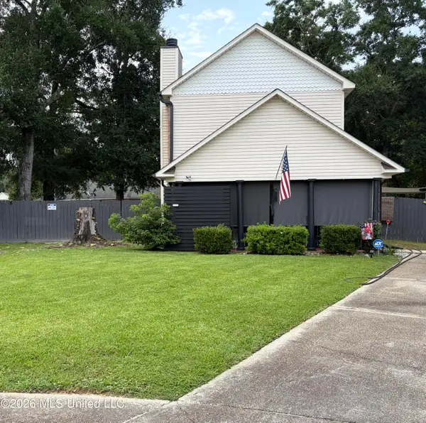 402 Saint Charles Court, Gulfport, MS 39507