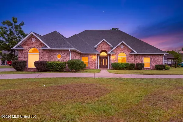 18241 E Robinwood East Drive, Saucier, MS 39574