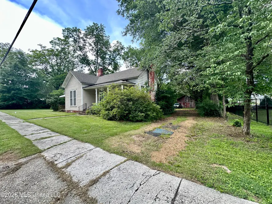 105 Church, Senatobia, MS 38668 - #2