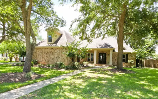 3024 Oakleigh Circle, Ocean Springs, MS 39564