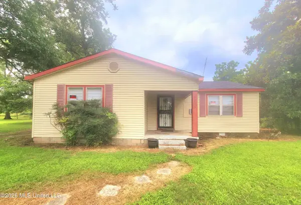 8225 Dundee Road, Dundee, MS 38626