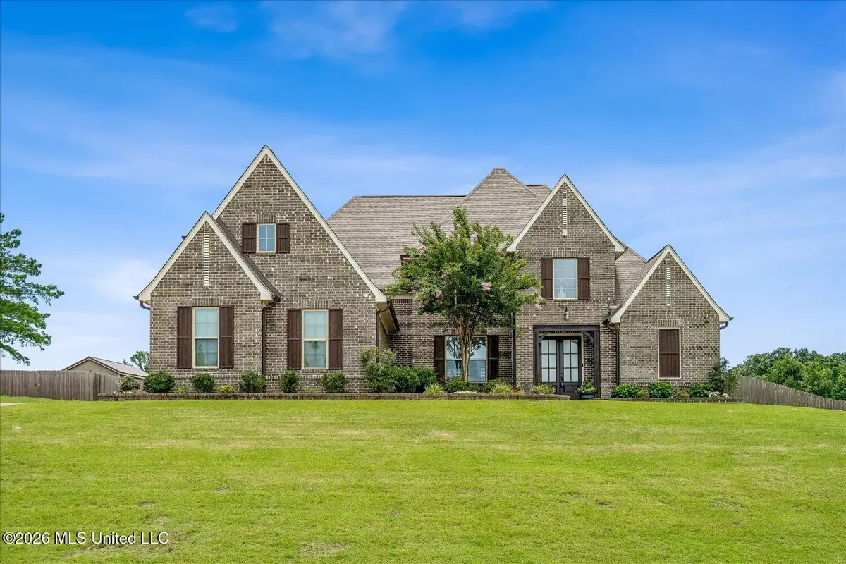 3941 Summer Pointe Drive, Olive Branch, MS 38654 - #1