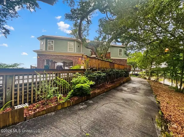 2003 Temple Road, Gautier, MS 39553