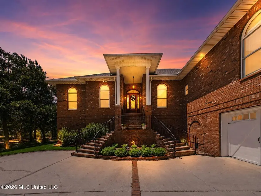 2816 Eagle Pine Drive, Ocean Springs, MS 39564 - #2
