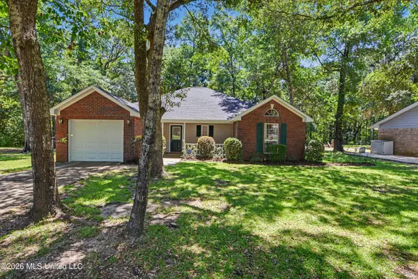 1516 Davis Street, Ocean Springs, MS 39564