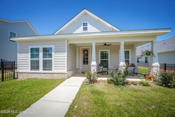 104 Everly Circle, Ocean Springs, MS 39564