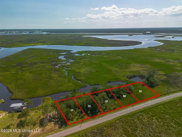 Kalaepohuku Drive, Diamondhead, MS 39525