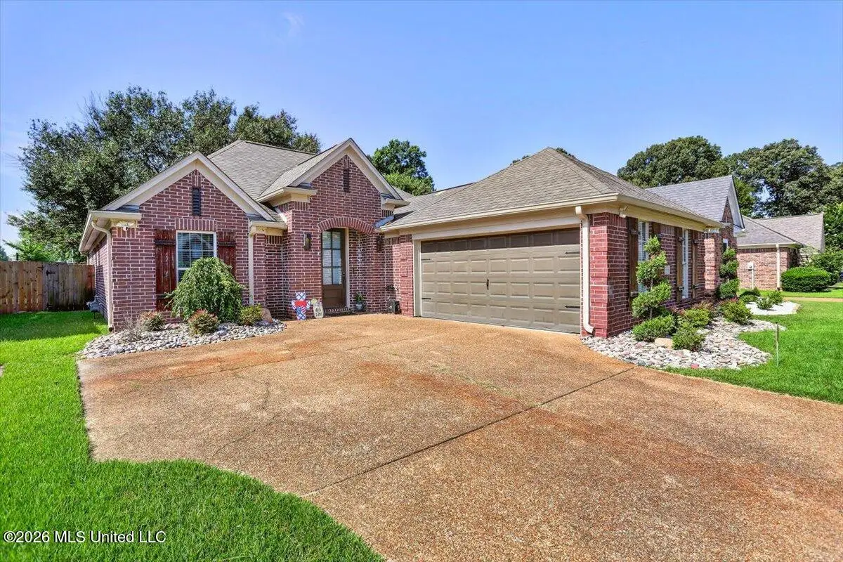 4957 Graham Lake Drive, Olive Branch, MS 38654 - #1