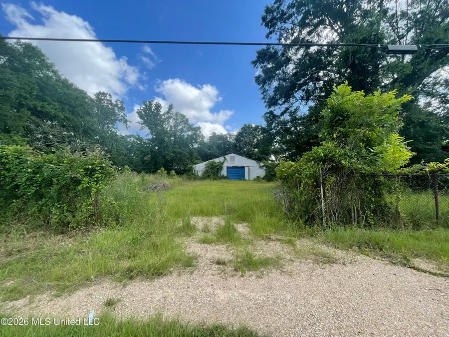 206 E Enterprise Street, Brookhaven, MS 39601 - #2