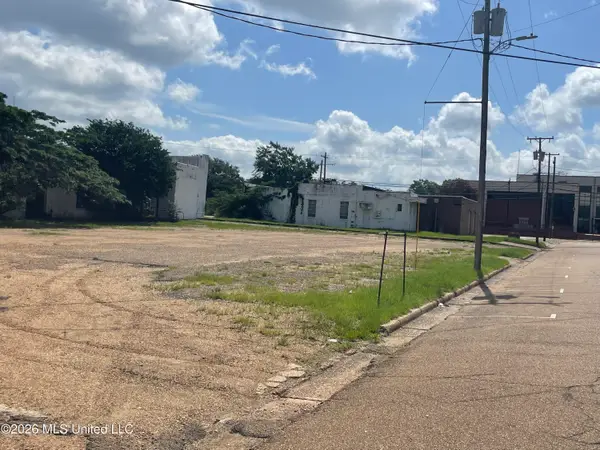 E Chickasaw Street, Brookhaven, MS 39601