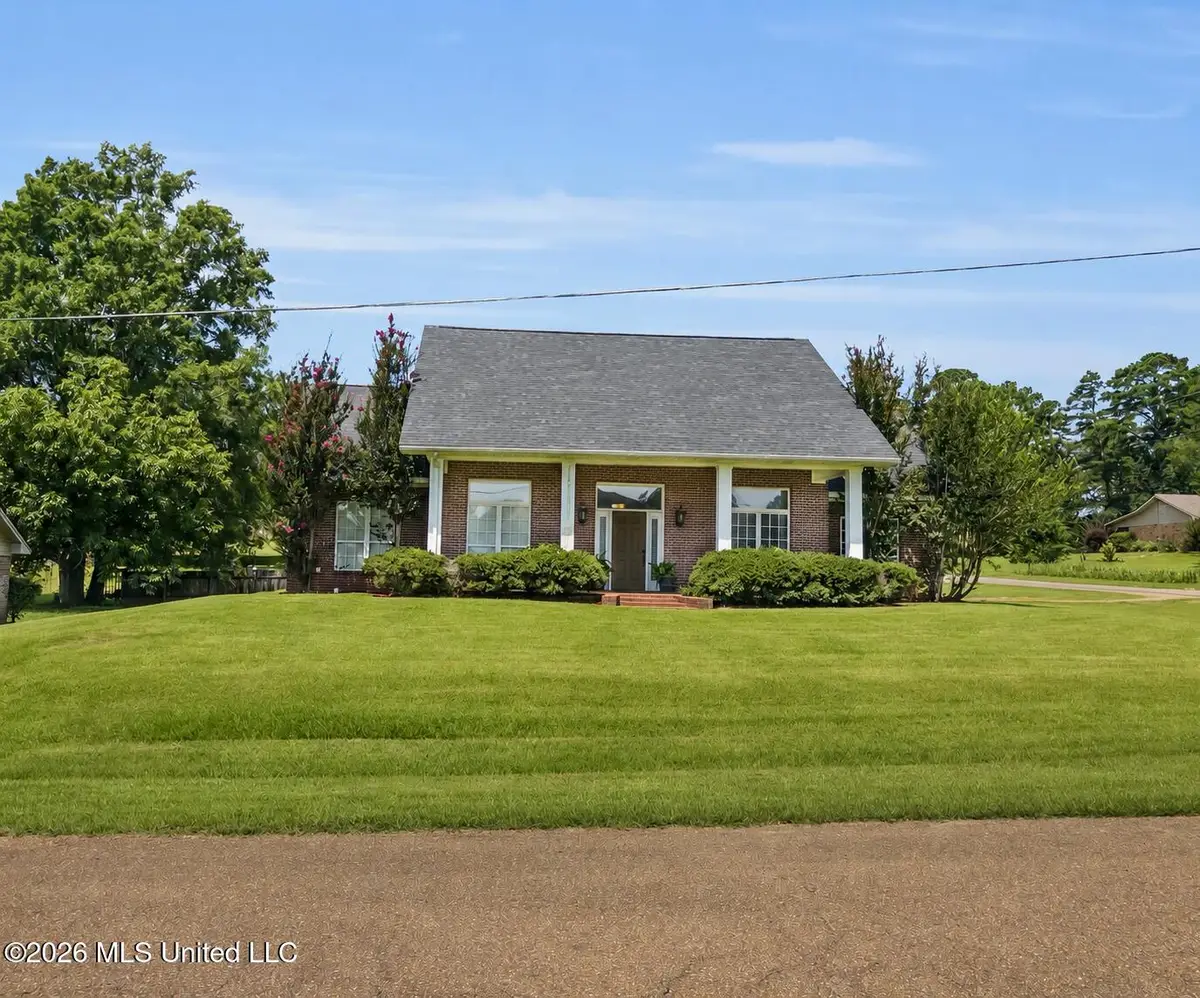 411 Chenoa Avenue, Carthage, MS 39051 - #1