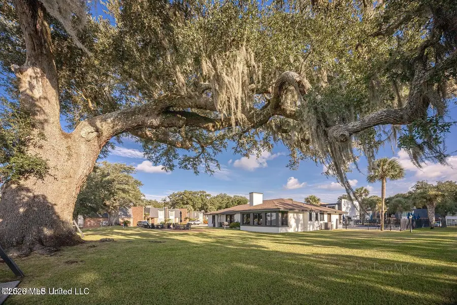 527 Front Beach Drive, Ocean Springs, MS 39564 - #2