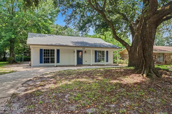 1520 S 10th Street, Ocean Springs, MS 39564