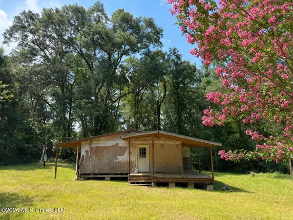 31 Emmett Meitzler Road, Picayune, MS 39466
