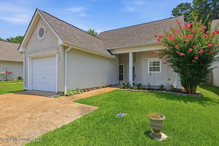 202 N Shadow Lake Drive, Clinton, MS 39056 - #2